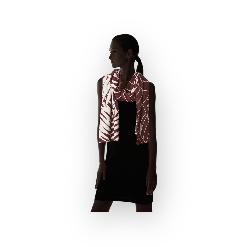 new Liebeskind Berlin 𑁍 Woven Jungle Leaf Print Scarf 𑁍 Wine 𑁍 Made in India - Picture 9 of 14